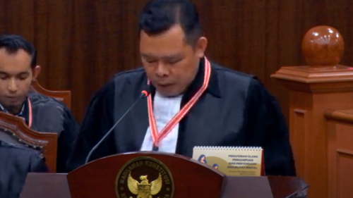 Momen Hakim MK Tegur Kuasa Hukum yang Puja-puji Ketua KPU RI Hasyim Asy'ari