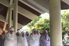 Ayu Ting Ting Laksanakan Shalat Id Bersama Keluarga