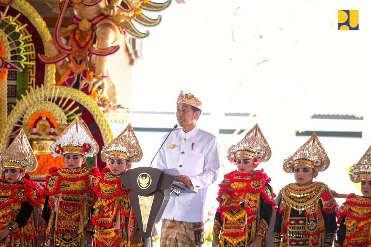 Presiden Joko Widodo saat meresmikan Penataan Kawasan Suci Pura Besakih di Kecamatan Rendang, Karangasem, Bali, Senin (13/03/2023). 