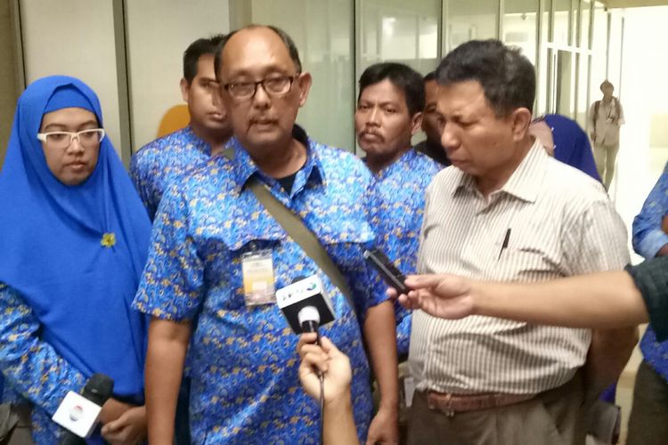 Agus Sutarman Perwakilan Jemaah Umroh melapor ke Komisi VIII DPR karena tak diberangkatkan oleh agen travel
