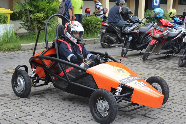 Mobil listrik Aurora 01 ciptaan mahasiswa Politeknik Untag Surabaya