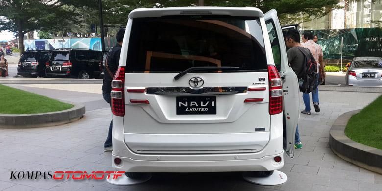 Perubahan pada eksterior Toyota New NAV1, paling kentara di bagian belakang.