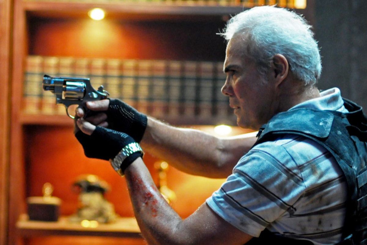 Aktor Pierre Gruno dalam perannya di film The Raid.