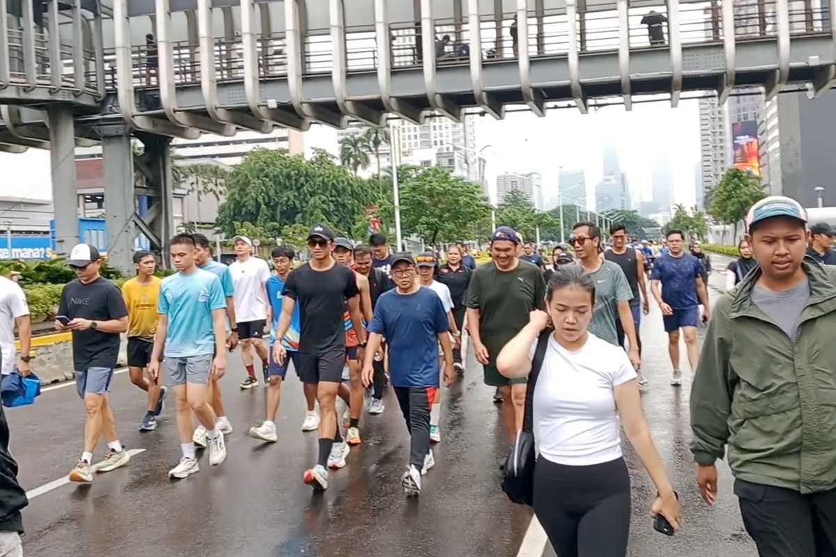 Pramono Sempatkan Jogging di CFD Jelang Penetapan Hasil Pilkada Jakarta