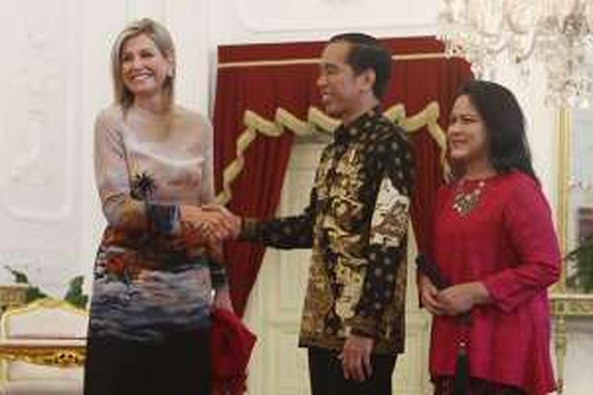 Presiden Joko Widodo didampingi Ibu Negara Iriana Joko Widodo menerima kunjungan Ratu Belanda Maxima di Istana Merdeka, Jakarta, Kamis (1/9/2016). Kunjungan Ratu Maxima itu sebagai United Nations Secretary General's Special Advocate (UNSGSA) for Inclusive Finance for Development.