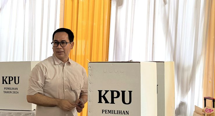 Tubagus Chaeri Wardhana Mencoblos di TPS 15 Pakulonan Tanpa Ditemani Airin