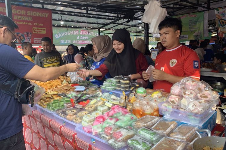 Bazar Takjil Benhil 2025, Ada 50 Pedagang Makanan