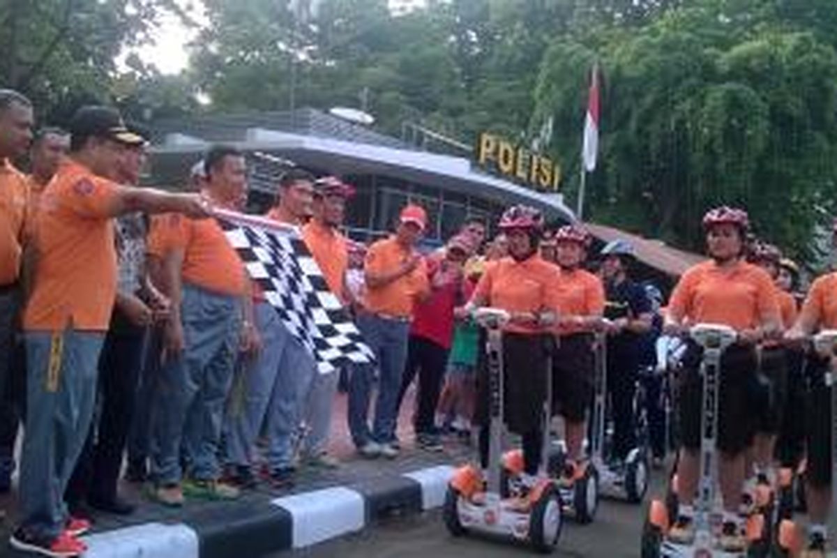 Kapolda Metro Jaya, Inspektur Jendral Tito Karnavian sedang memimpin kegiatan Launching peningkatan pengamanan Car Free Day di Bundara HI, Jakarta, Minggu (13/09/15)