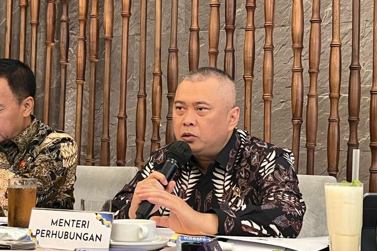 Menteri Perhubungan (Menhub) Dudy Purwagandhi dalam konferensi pers mengenai Nataru 2025/2026 di Jakarta, Rabu (31/12/2025). 