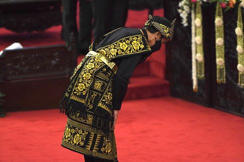 Sederet Baju Adat Jokowi yang Menyita Perhatian