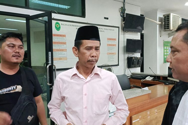 Mantan Kades Lontar, Serang, Banten, Aklani sedang mengupayakan mengembalikan uang kerugian negara untuk meringankan hukumannya. Aklani didakwa korupsi dana desa tahun 2019 senilai Rp988 juta.
