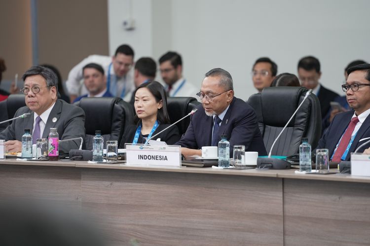 Menteri Perdagangan (Mendag) Zulkifli Hasan (Zulhas) saat menghadiri sesi terakhir pertemuan menteri perdagangan dalam organisasi Asia-Pacific Economic Cooperation (APEC) 2024 di Peru, Sabtu (18/5/2024).