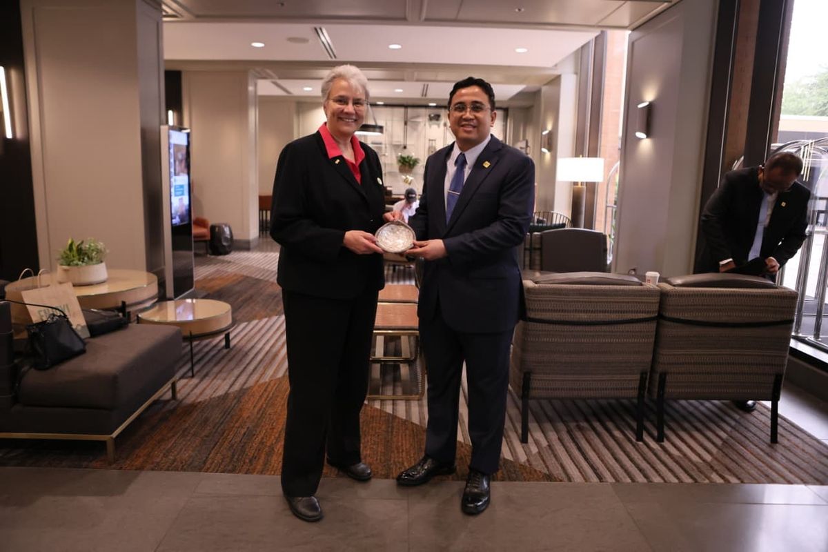 Wakil Direktur Utama Pertamina, Oki Muraza, bertemu dengan Head of Petroleum Engineering Department Colorado School of Mines, Jennifer L. Miskimins, dalam rangka memperkuat kolaborasi untuk pengembangan sektor hulu migas berbasis teknologi.