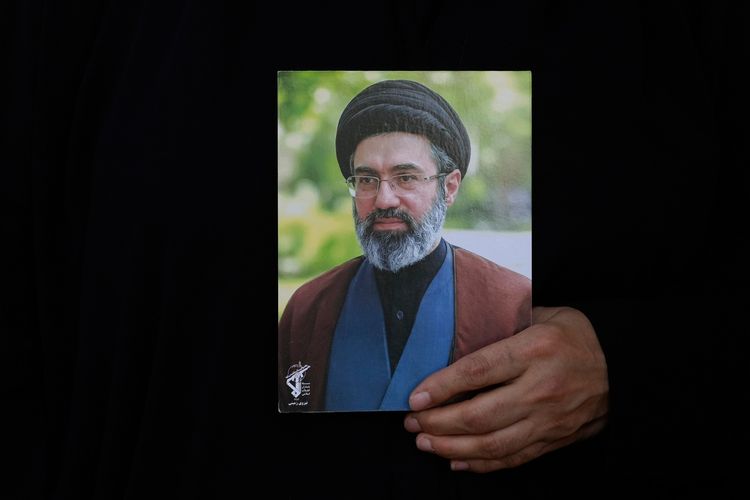 Presiden Iran Akui Komunikasi dengan Mojtaba Khamenei Sangat Sulit