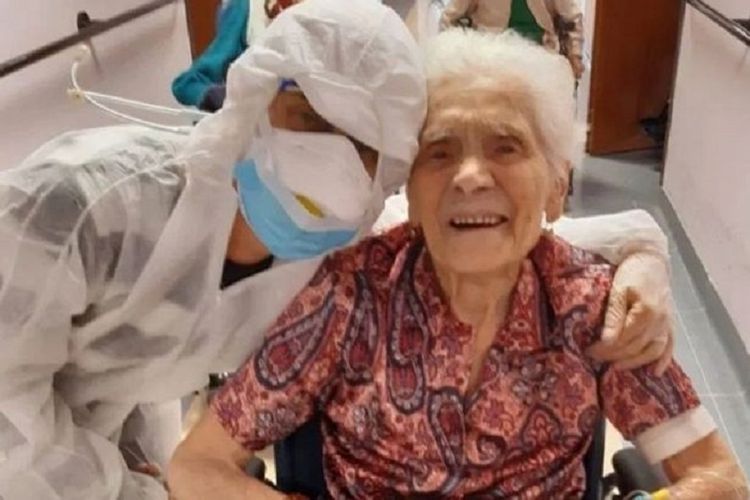 Ada Zanusso, 104, orang tertua di dunia yang sembuh dari virus corona.