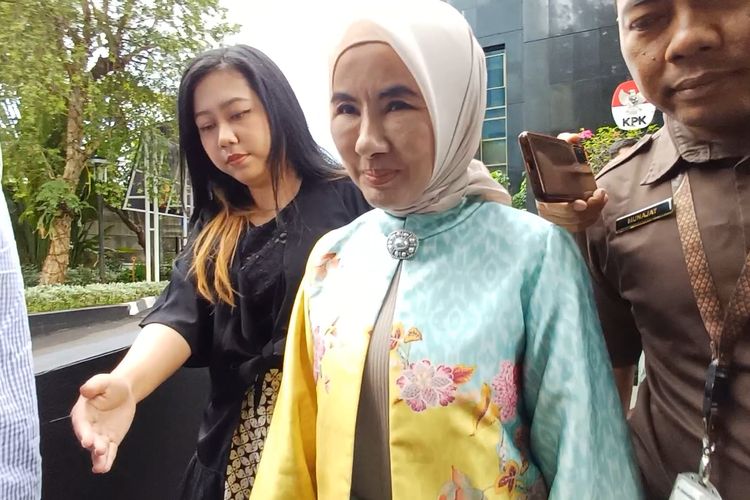 Foto : Eks Dirut Pertamina Nicke Widyawati Bungkam Usai Diperiksa KPK