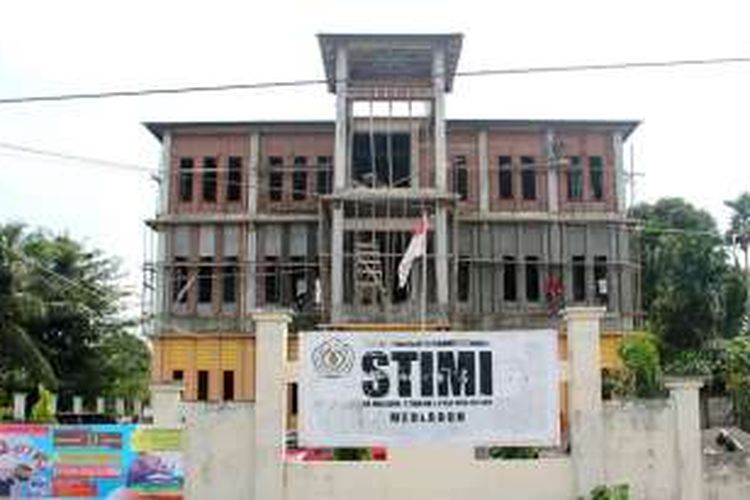 Kampus Sekolah Tinggi Ilmu Manajemen Iindonesia (STIMI) Meulaboh, Kabupaten Aceh Barat.