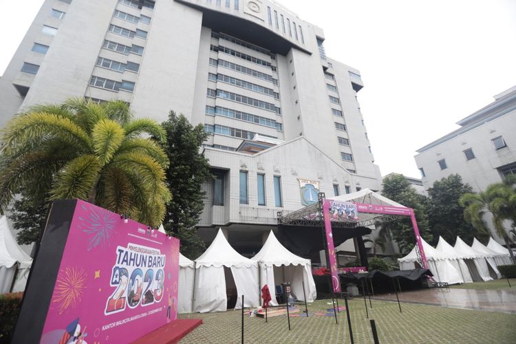 Festival malam pergantian tahun baru 2023 diadakan di Plaza Barat, Kantor Walikota Jakarta Utara, Sabtu (31/12/2022). Acara bakal dibuka Wali Kota Jakarta Utara Ali Maulana Hakim pada pukul 17.00 WIB. 