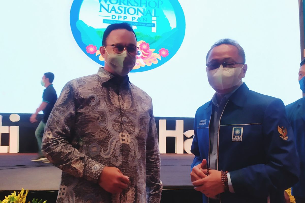Gubernur DKI Jakarta Anies Baswedan bersama ketua umum PAN Zulkifli Hasan saat di Bali Nusa Dua Convension Center (BNDCC), Senin (4/9/2021). 