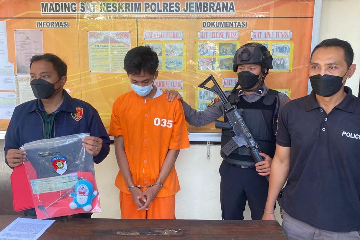 Pemuda berinisial HA (20), asal Desa Pegayaman Kecamatan Sukasada, Kabupaten Buleleng, Provinsi Bali, ditangkap polisi karena mencuri sepeda motor.