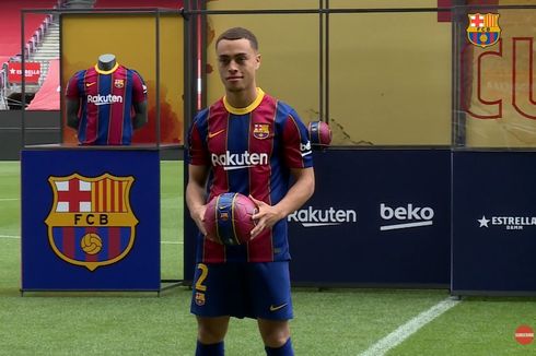 Barcelona Resmi Perkenalkan Sergino Dest di Camp Nou