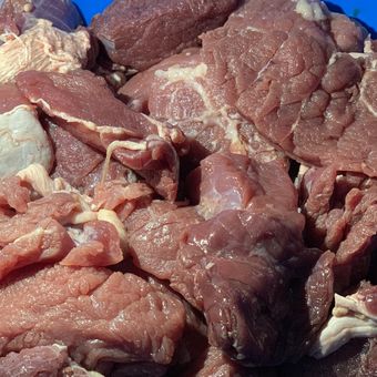 Ilustrasi daging kurban. Daging sapi kurban.