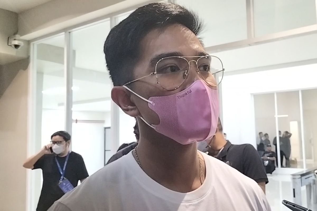 Komisaris Utama Persis Solo, Kaesang Pangarep, saat hadir pada laga Derbi Jawa Tengah (Jateng) Persis Solo vs PSIS Semarang, Sabtu (3/9/2022). Kaesang diajukan oleh Persebaya Surabaya untuk menjadi Ketua Komite Peimilihan dalam Kongres Luar Biasa Pemilihan PSSI Tahun 2023.