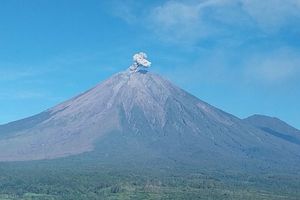 Gunung Semeru Erupsi 7 Kali, Ini Imbauan PVMBG untuk Masyarakat Sekitar