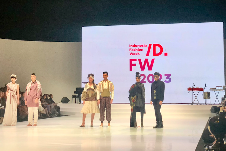 Indonesia Fashion Week 2023 di JCC, Jakarta Pusat. 