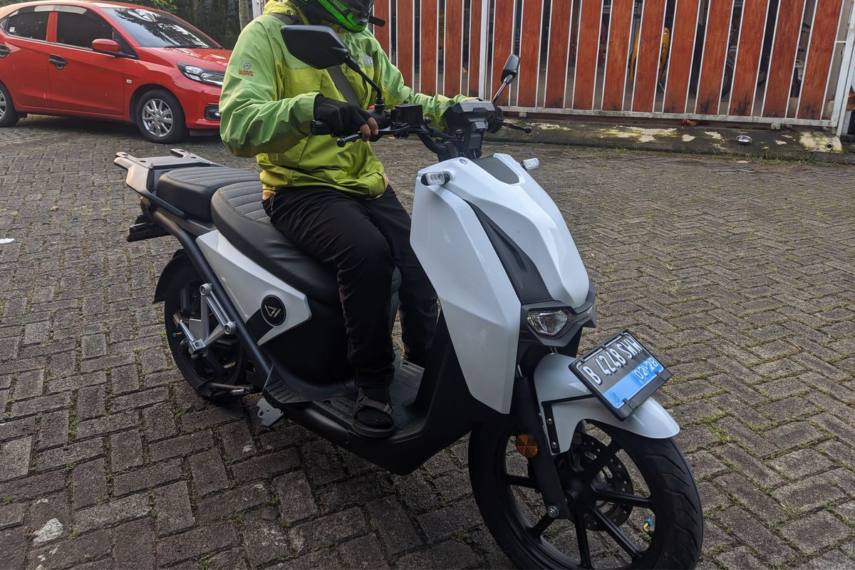 Ojol pengguna motor listrik mengaku sudah mafhum dengan kasus pencurian baterai