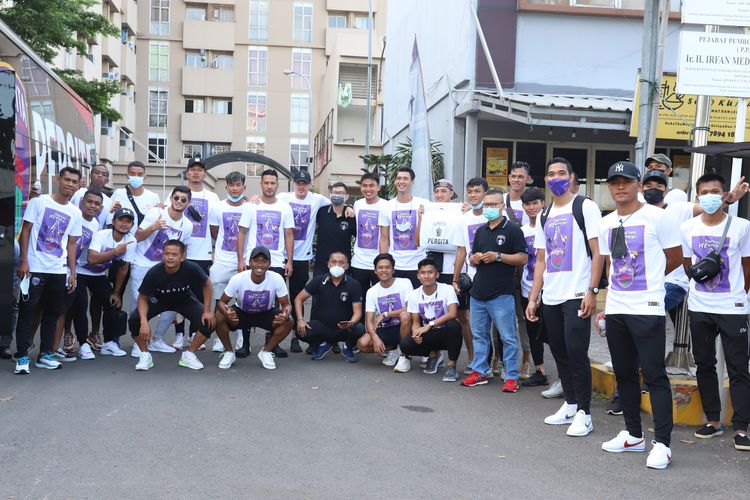 Tim Persita Tangerang melaksanakan pemusatan latihan (TC) di Yogyakarta hingga Rabu (9/6/2021). Tim bertolak ke Yogyakarta pada Kamis (27/5/2021) dengan memboyong 26 pemain termasuk rekrutan teranyar pada awal Mei 2021, Adam Mitter.