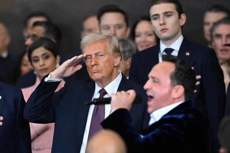 Donald Trump dalam pelantikan presiden AS pada Senin (20/1/2025).