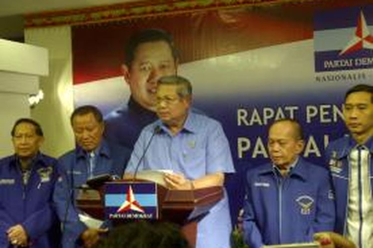 Mantan Presiden dan Ketum Partai Demokrat,Susilo Bambang Yudhoyono saat memebrikan keterangan kepada media