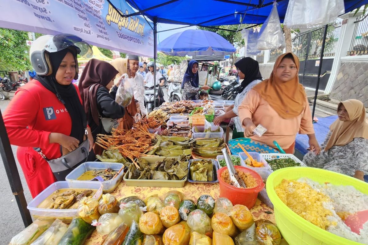 Membeli Gorengan Tiga Bayar Satu, Ternyata Bisa Haram dalam Islam