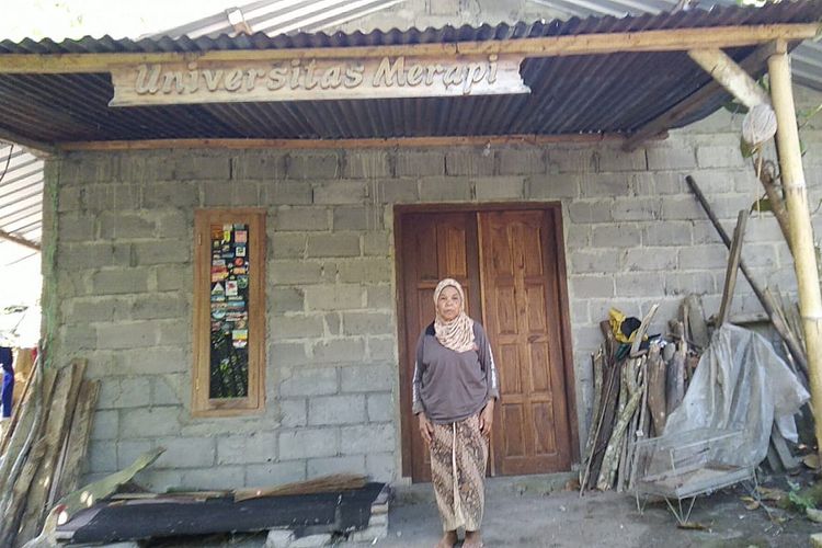 Sudi Wiyono atau sering dipanggil Mak Keti saat berada dirumahnya di Dusun Pelemsari, Desa Umbulharjo, Kecamatan Cangkringan, Sleman.