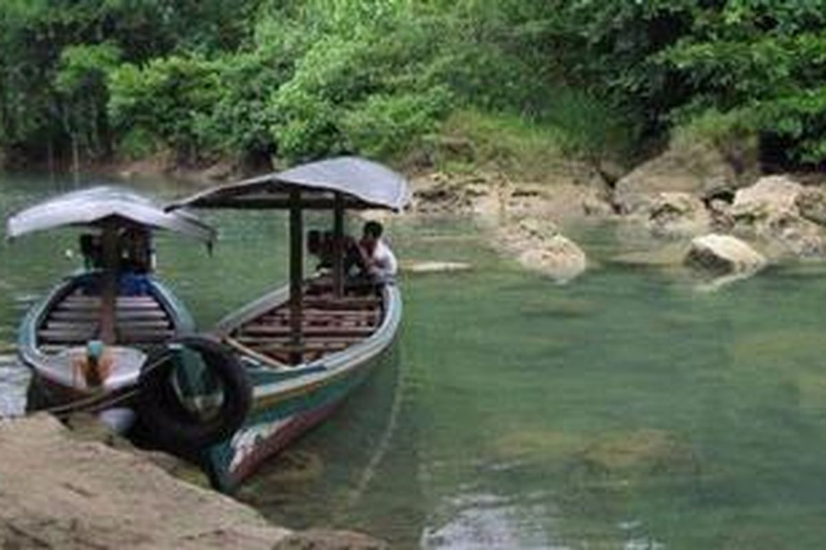 Curug Cikaso di Sukabumi, Jawa Barat.