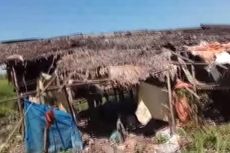 Kisah Syamsi, Istri dan 5 Anaknya Tinggal di Gubuk Reyot yang Sudah Miring