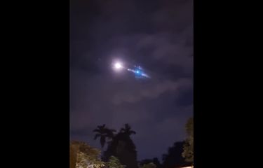 Tangkapan layar video viral benda langit bersinar melintas di Malaysia