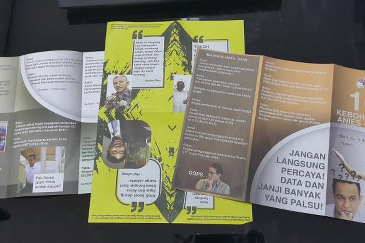 Brosur berisi black campaign terhadap pasangan cagub-cawagub nomor pemilihan tiga DKI Jakarta Anies Baswedan-Sandiaga Uno. Foto diambil Kamis (9/2/2017).