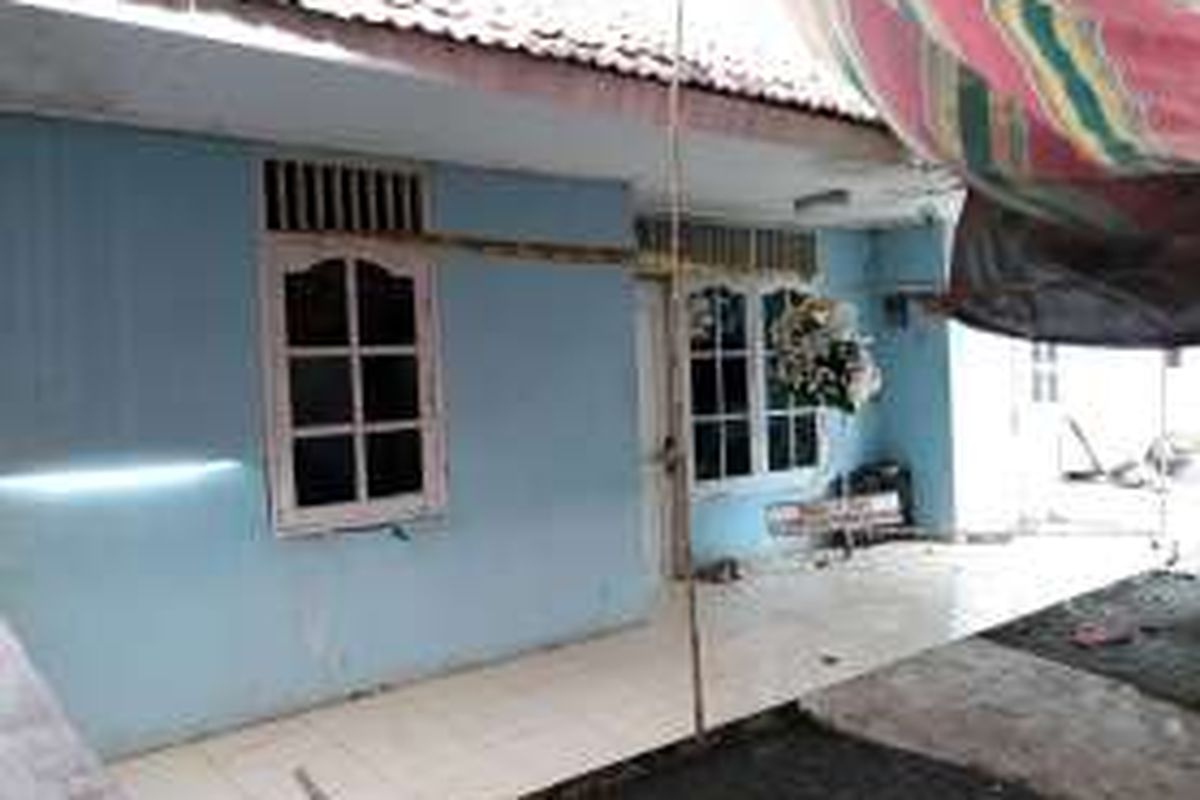 Rumah yang ditempati Murniati (22), mahasiswi UMJ yang tewas dibunuh oleh kakak kandung korban sendiri berinisial RA (24), di RT 03 RW 03, di Pondok Ranggon, Cipayung, Jakarta Timur, Jumat (13/1/2017)