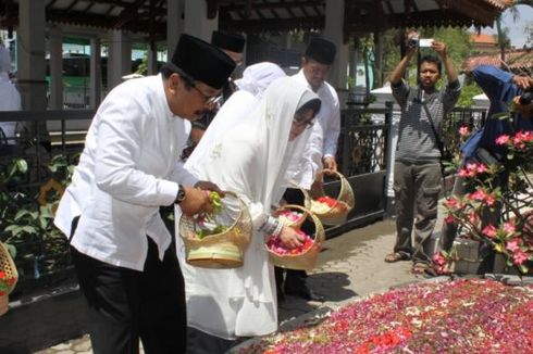 Soekarwo Mengaji Bareng Jelang Pencoblosan