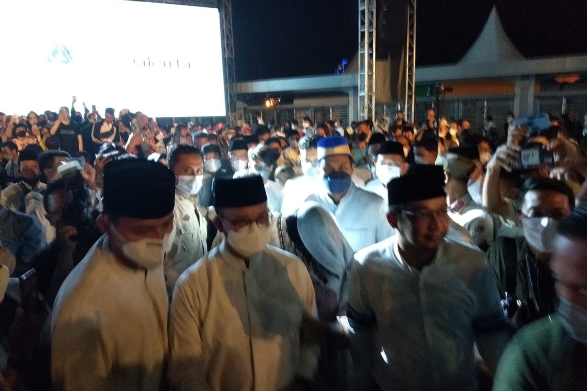 Gubernur DKI Jakarta Anies Baswedan menghadiri Festival Beduk di Jakarta Internasional Stadium, Minggu (1/4/2022).