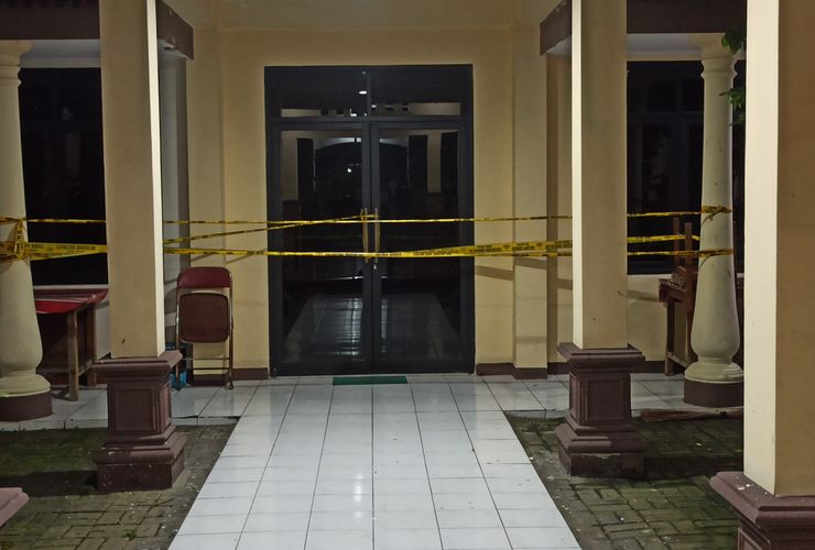 Kepala Desa Buncitan Sidoarjo Ditemukan Tewas di Kantor Desa