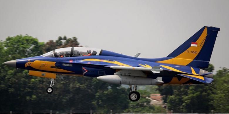 Pesawat T-50i Golden Eagle registrasi TT-5007 difoto oleh Muhammad Iqbal pada Senin (17/8/2015). Pesawat mengalami kecelakaan pada Minggu (20/12/2015) di Lanud Adisutjipto, Yogyakarta.