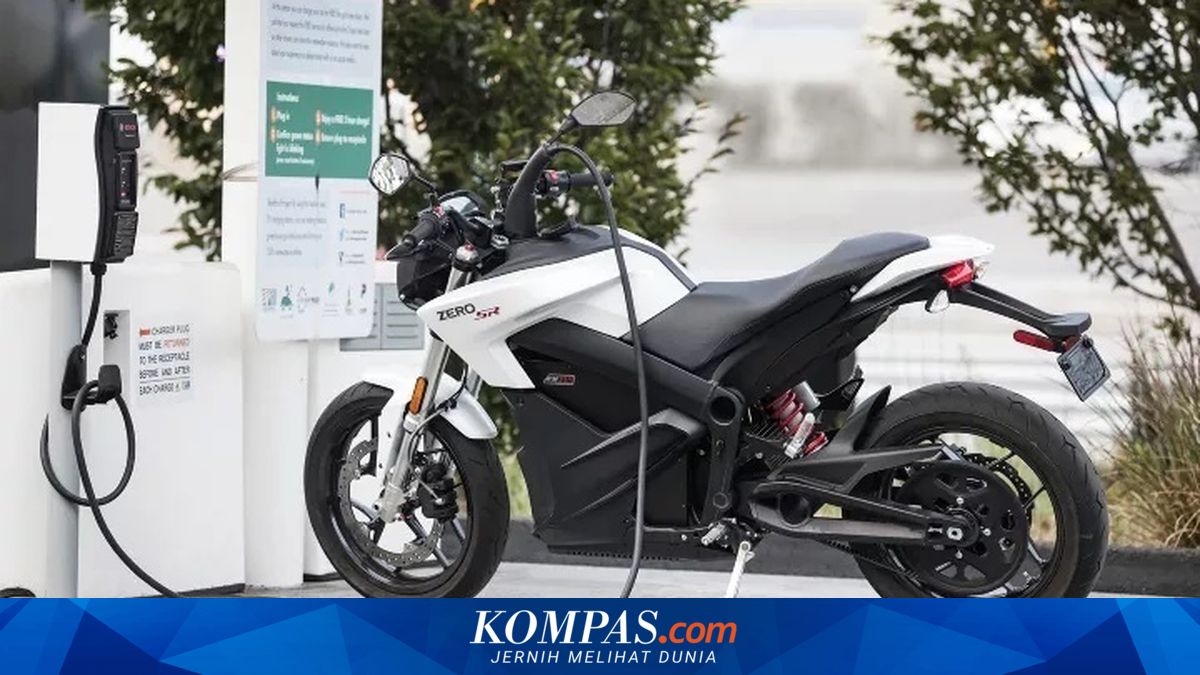 Sering salah kaprah, kebiasaan langsung ngecas motor listrik saat baterai masih panas ternyata bisa memperpendek umur pakai baterai