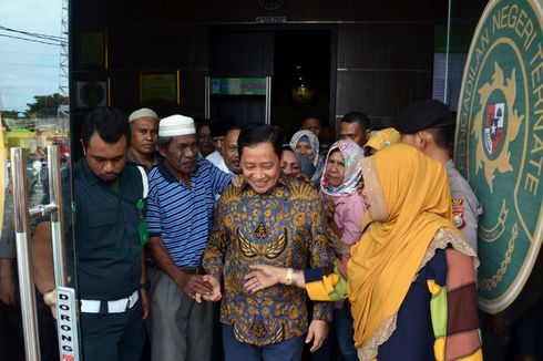 Kasus Korupsi Masjid Raya, Mantan Bupati Sula Dituntut 5 Tahun Penjara