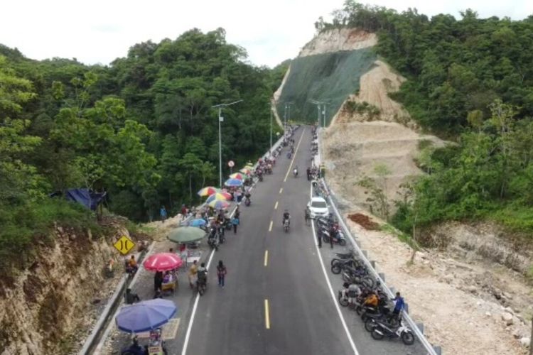 Jembatan Rowari di JJLS kawasan Kapanewon Tepus, Playen, Gunungkidul