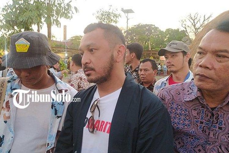 Anggota Dewan Pembina DPP Partai Solidaritas Indonesia (PSI), Giring Ganesha ketika berada di Solo, Jawa Tengah, Minggu (1/10/2023).