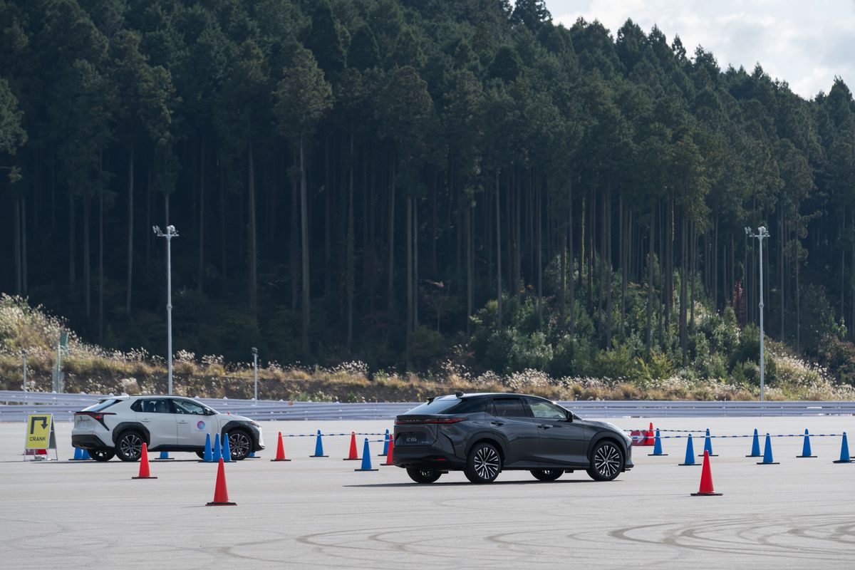 Uji coba teknologi baru Toyota, Neo Steering di fasilitas ujicoba di Shimoyama, Aichi, Jepang