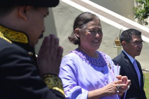 Putri Raja Thailand Amati Gerhana Matahari di Halaman Kesultanan Ternate